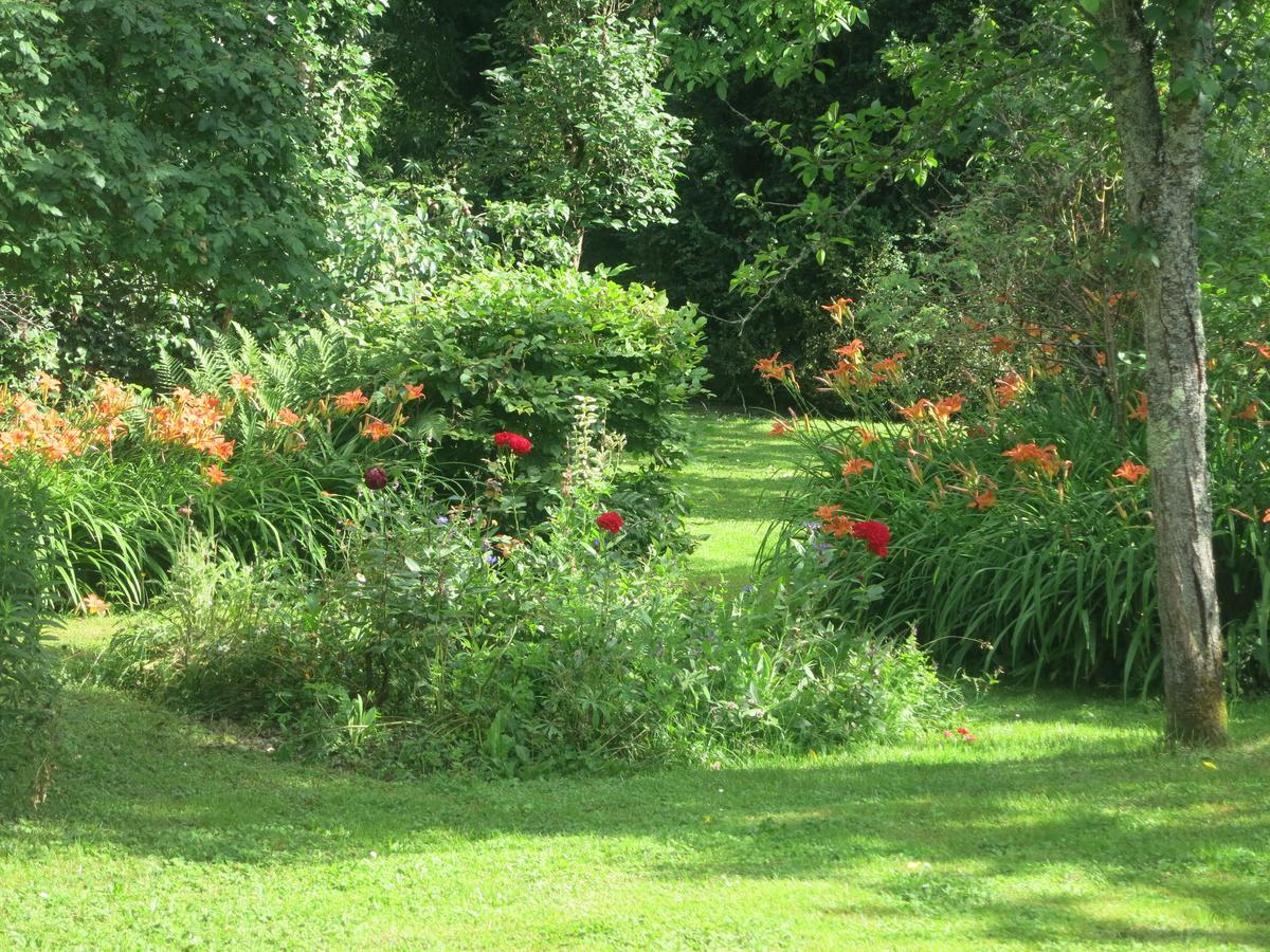 Отель Les Jardins De Lily Сен-Леонар-де-Нобла Экстерьер фото